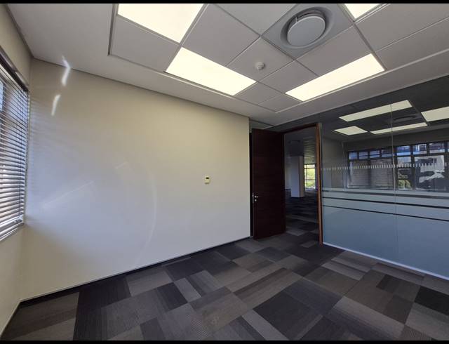 1,012M² OFFICE TO LET IN ILLOVO